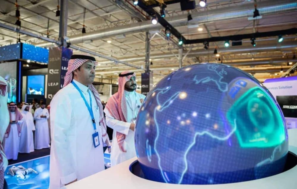Infographic showing the expected growth of AI-enabled network services in Saudi Arabia and its impact on revenue.