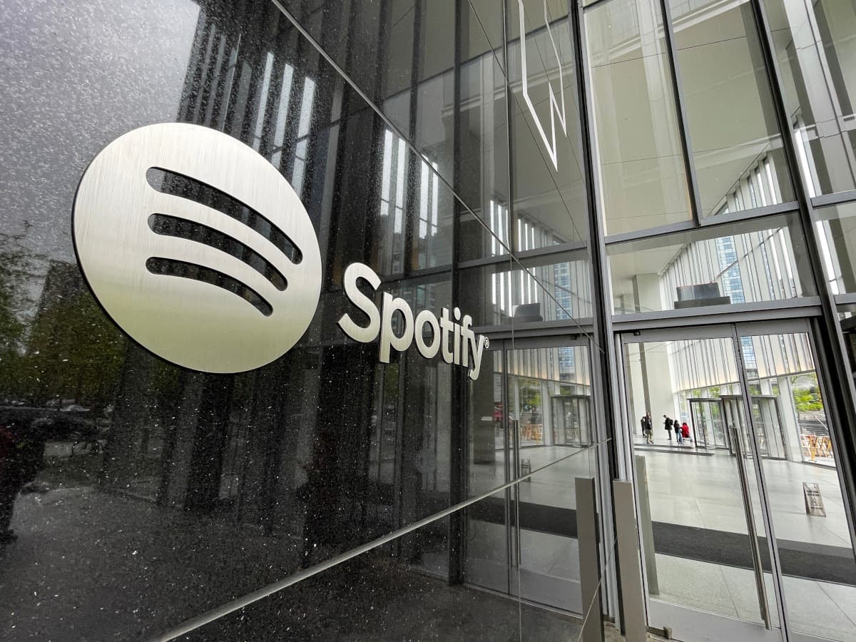 Spotify Launches Verified Badge to Differentiate Human Artists from AI Content